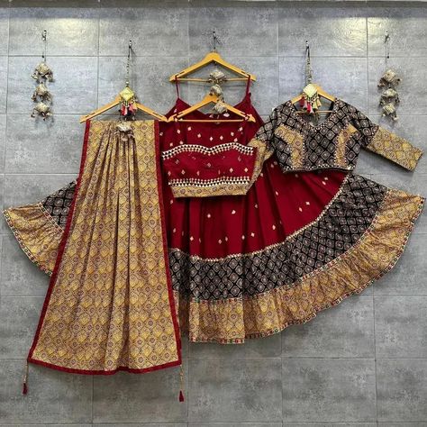 💗 9601606887 👈Order and More Details WhatsApp☝️ Pure reyon cotton chaniya choli with double blouse 💃 7 mtr plus flare 42 length 38-40 waist L size blouse with margin Original mirror blouse Camric cotton duptta Double blouse chaniya choli One blouze with sleeve And other blouse is without sleeve Original mirror work chaniya choli Price :- 3199/- . . #chaniyacholi #chaniyacholis #chaniyacholicollection #chaniyacholilove #navratricollection #lehengacholi #lehengacholionline #l... Maroon Colour Combination, Mirror Work Chaniya Choli, Printed Chaniya Choli, Mirror Blouse, Dress Book, Printed Dupatta, Lehenga Choli Online, Stylish Dress Book, Chaniya Choli