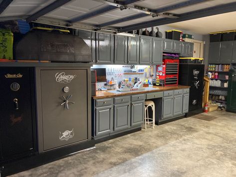 Garage Shop Layout Design, Plumbing Parts Storage, Garage Workshop Organization Layout, Hunting Garage Ideas, Garage Shop Ideas Design, Diy Gunsmithing Bench, Hunting Workshop, Hunting Garage Storage, Garage Bench Ideas