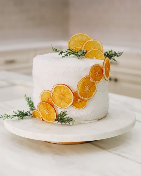 500g/17.6oz Dried Orange Slices, … curated on LTK Orange Cake Decoration, Orange Slice Cake, Orange Wedding Cake, Wedding Color Pallet, Orange Baby Shower, White Cakes, Dried Lemon, Orange Slice, Dried Orange Slices