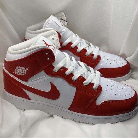 Jordans For Women Red, Jordan 1s Red, Sporty Red Jordan Shoes, Red Air Jordans, Red Jordans Aesthetic, University Red Jordan Shoes, Red Jordan Aesthetic, Jordans Red, Nike Jordan Red Shoes For Streetwear