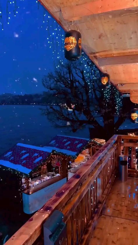 Montreux Switzerland, Winter Christmas Scenes, Merry Christmas And Happy Holidays, Jesus Videos, Merry Christmas Gif, Christmas Dreaming, Merry Christmas Pictures, Quotes Christian, Christmas Scenery