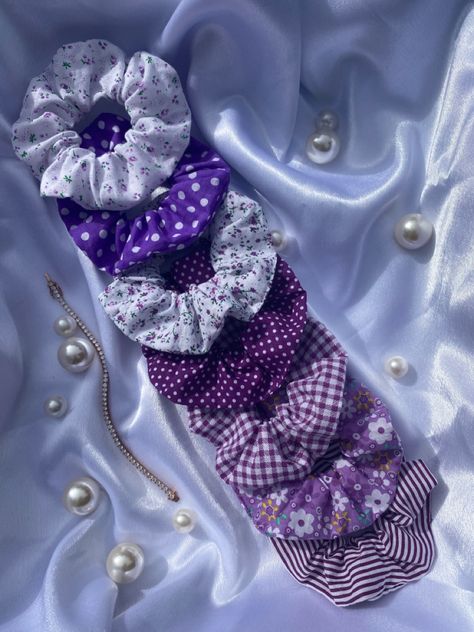 Unique Scrunchie Ideas, Unique Scrunchies, Purple Scrunchie, Cotton Scrunchies, Diy Hair Scrunchies, Scrunchies Diy, Packing Ideas, Fabric Hair Bows, Random Ideas