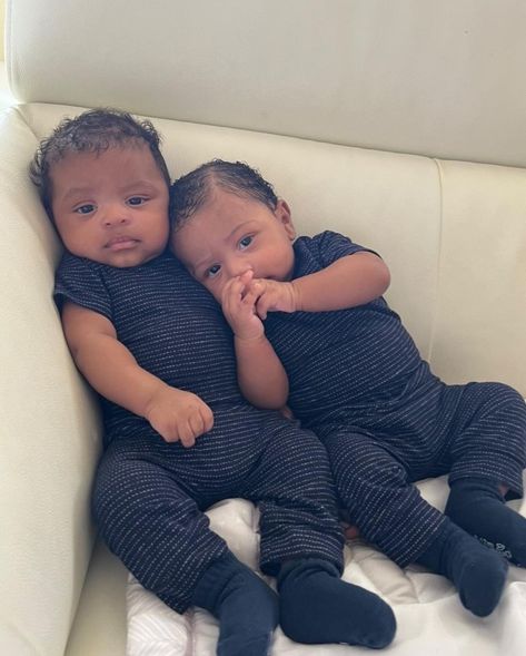 Black Twin Babies, Mom Influencer, Newborn Black Babies, Twin Baby Boys, Cute Black Babies, Beautiful Black Babies, Twin Pregnancy, Twin Mom