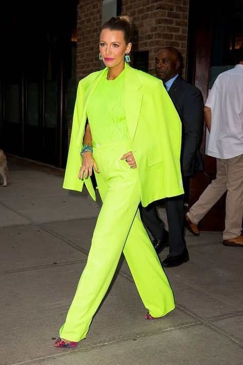 Neon Green Is Trending, and Here's How to Wear It Without Looking Like a Highlighter Blake Lively Suit, Versace Suit, Blake Lively Style, Green Outfits, Neon Outfits, Serena Van Der, Serena Van, Wearing All Black, Serena Van Der Woodsen