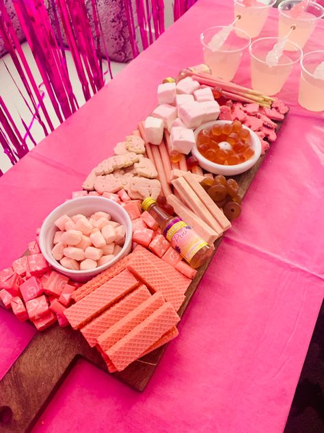 Pink Party Food Table Display, Pink Platter Ideas, Pink Cheese Board, Pink Snack Board, Preppy Birthday Party Snacks, Pink Board Night, Pink Bring A Board Night, Pink Food Platter Aesthetic, Bring A Board Night Colours