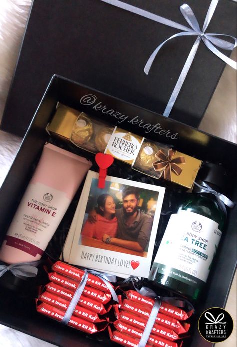 18th Birthday Ideas For Boyfriend, Birthday Hampers For Him, Hamper Ideas For Him, Creative Gift Box Ideas, Birthday Gift Box Ideas, Gift Hamper Ideas, 1st Anniversary Gifts For Him, Hampers For Him, Handmade Hamper