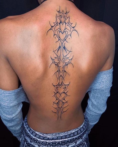 Alternative Back Tattoos, Black And White Spine Tattoos, Grunge Spine Tattoo, Emo Spine Tattoo, Spinal Tattoo For Men, Spiritual Spine Tattoos, Gothic Spinal Tattoo, Spine Vertebrae Tattoo, Spine Tattoo Of Spine Bones