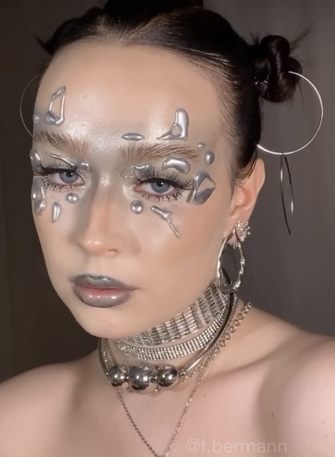 Alien Hair And Makeup, Futuristic Fashion Makeup, Out Of This World Makeup, Sci Fi Makeup Looks, Space Makeup Futuristic Make Up, Retro Futurism Makeup, Makeup Brutalism, Silver Alien Makeup, Alien Aesthetic Makeup