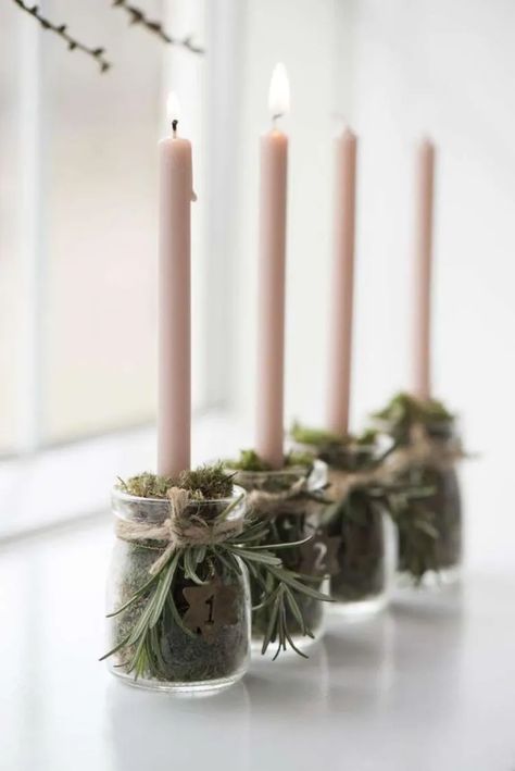 Julkransar Diy, Ideas Decoracion Navidad, Pretty Candle, Lantern Centerpieces, Candle Displays, Navidad Diy, Natural Christmas, Noel Christmas, Scandinavian Christmas