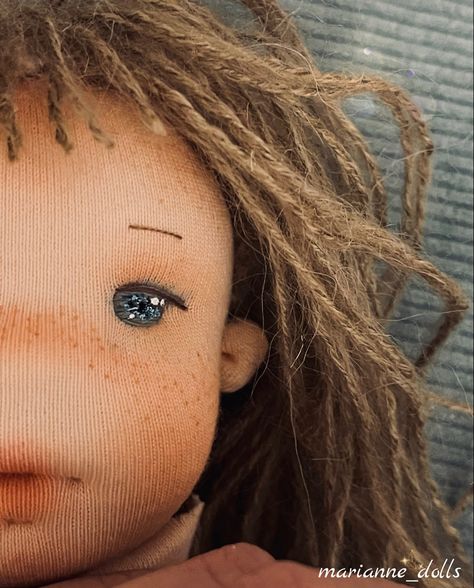 Embroider Doll Eyes, Embroidered Doll Eyes, Waldorf Doll Eyes, Cloth Dolls Handmade, Felt Crafts Diy, Waldorf Doll, Waldorf Inspired, Cloth Dolls, Waldorf Dolls