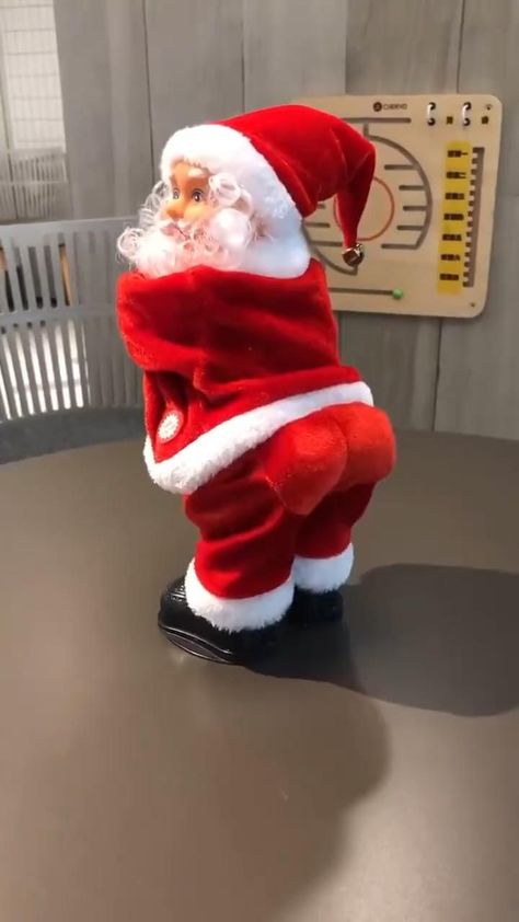 Santa Claus Dancing Videos, Christmas Videos Funny, Merry Christmas Gif Videos, Merry Christmas Images Cute, Christmas Memes Humor, Christmas Funny Pictures, Merry Christmas Videos, Christmas Funny Humor, Merry Christmas Video