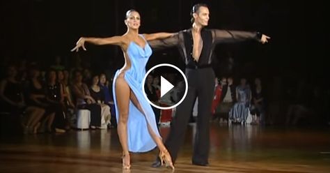 Le Guaguancó, ou «danse de l’amour», est un type de danse rumba très populaire auprès des Cubains. Rumba Dance, Romantic Dance, Video Show, Tango Dance, Shall We Dance, Partner Dance, Helen Mirren, Funny Dog Videos, Dance Photography