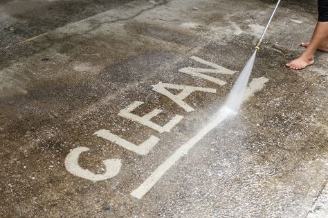 6 Easy Ways to Clean Your Concrete Patio for Spring Cleaning Concrete Driveway, Cement Cleaner, Cleaning Concrete Floors, Decorative Concrete Patio, Concrete Cleaner, Concrete Backyard, Paint Concrete Patio, Clean Concrete, Clean Patio