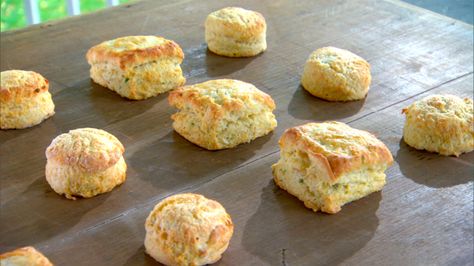 Buttermilk Biscuits, Recipe from Martha Bakes, April 2011 Savory Biscuits Recipe, Homemade Buttermilk Biscuits, Buttermilk Biscuits Recipe, Martha Stewart Recipes, Savoury Biscuits, Savory Herb, Biscuit Rolls, Biscuits Recipe, Buttermilk Biscuits