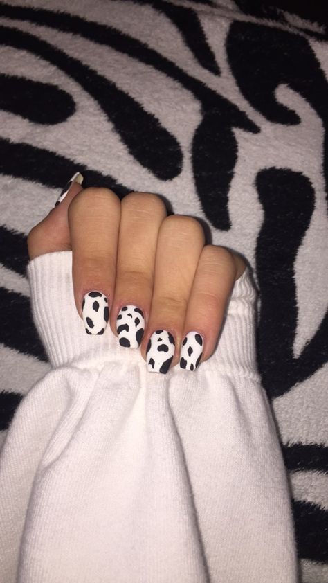 Haley Nails, Western Nails Ideas, Nail Ideas Western, Boho Nail Ideas, Braider Nails, Boho Western Nails, Nail References, Uñas Cute, Grad Nails