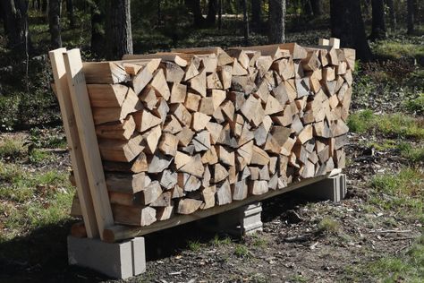 Cinder Block Firewood Rack - DIY Using No Tools Firewood Cinderblock Storage, Cement Block Firewood Holder, Diy Kindling Storage, Cinder Block Firewood Rack, Diy Wood Stacking Rack, Campfire Wood Storage Diy, Wood Fire Box Firewood Storage, Stacking Wood Ideas, Stacking Firewood Outside Ideas