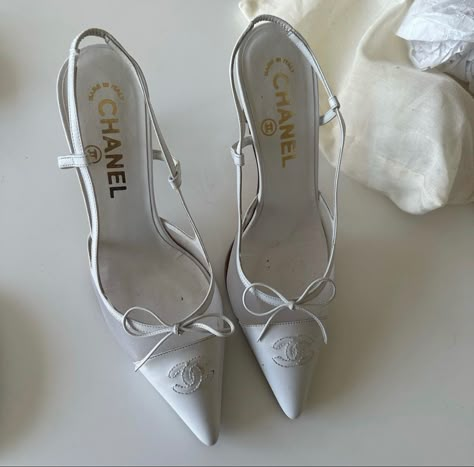 Designer Things, Chanel Heels, Pretty Heels, Heels Aesthetic, Shoes Heels Classy, Vintage Heels, Heels Classy, Fancy Shoes, Cute Heels