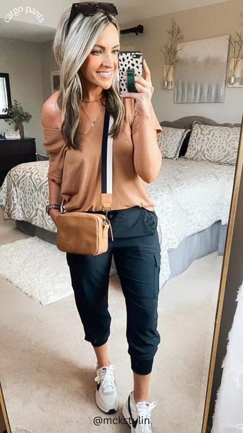 Tapered Cargo Pants Outfit. Easy Travel Outfit. Tapered Cargo Pants Outfit, Joggers Outfit Fall, Jogger Outfit Casual, Womens Joggers Outfit, Cargo Pants Women Outfit, Athleisure Outfits Fall, Joggers Outfit Women, Tapered Cargo Pants, How To Wear Joggers