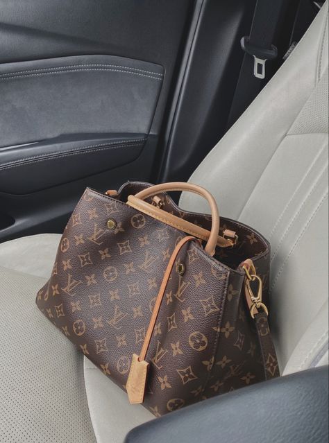 Dd; Louis Viouton Aesthetic, Luis Vuitton Bags Handbags, Big Purse Aesthetic, Louis Vuitton Bags Aesthetic, Big Bag Aesthetic, Louis Vuitton Purse Aesthetic, Big Louis Vuitton Bag, Luis Vuitton Aesthetic Bag, Lv Bag Aesthetic