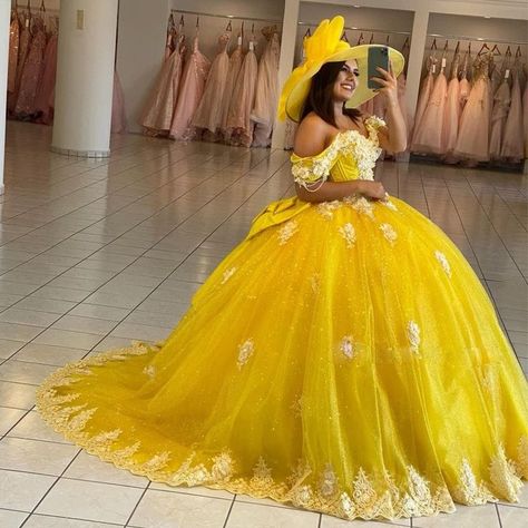 Yellow Quinceanera Dresses, Yellow Ball Gown, Yellow Quinceanera Dress, Ball Gown Quinceanera Dresses, Dresses Off Shoulder, Pretty Quinceanera Dresses, Graduation Gown, Yellow Dresses, Tulle Sleeves