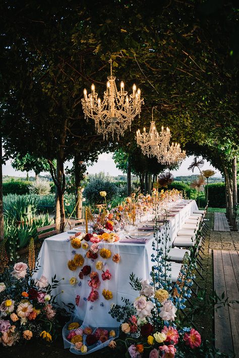 Long Table design Wedding Dinner Long Table, Long Dinner Table Wedding, Long Table Birthday Dinner, Tuscan Garden Party, Dinner Party Long Table, Family Style Wedding Dinner, Long Table Dinner, Intimate Wedding Dinner, Family Style Weddings