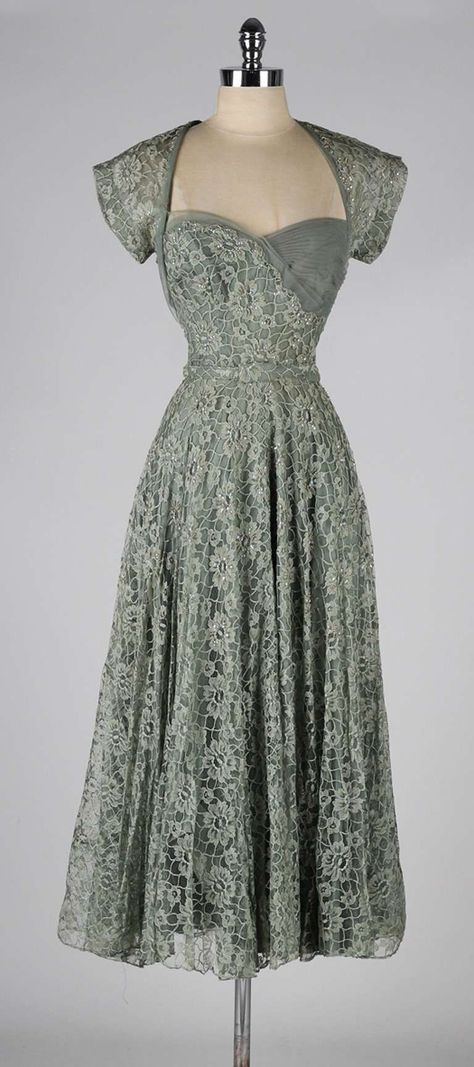 Vintage 1940's Sage Green Lace Cocktail Dress | From a collection of rare vintage evening dresses at http://www.1stdibs.com/fashion/clothing/evening-dresses/ Fashion 1940s, Glamour Vintage, Lace Cocktail Dress, Lace Dress Vintage, Designer Evening Dresses, 40s Fashion, Retro Mode, 1940s Dresses, 1940s Fashion