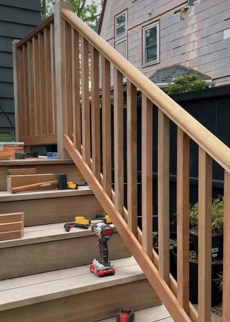 Wood Hand Rails For Stairs Outdoor, Back Stairs Outdoor, Veranda Railing, Deck Handrail, Farm Landscaping, Wooden Ramp, Outside Stairs, Outdoor Handrail, Outdoor Makeover