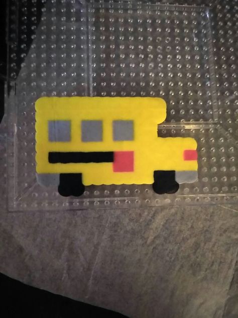 Perler Bead School bus Christmas Perler Beads, Bead Projects, Melty Beads, Perler Beads Designs, Fuse Beads, Bus Driver, Perler Bead Patterns, Perler Bead, Bead Patterns