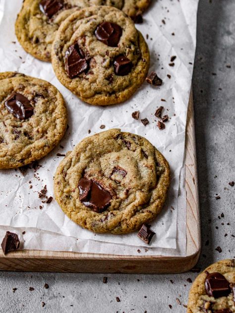 Small Batch Chocolate Chip Cookies - Eats Delightful Small Batch Chocolate Chip Cookies, Delicious Cookies Homemade, Small Batch Cookies, Soft Chocolate Chip Cookies, Cookie Spread, Chocolate Chip Cookie Recipe, Chip Cookie Recipe, Soft Cookie, Cookie Scoop