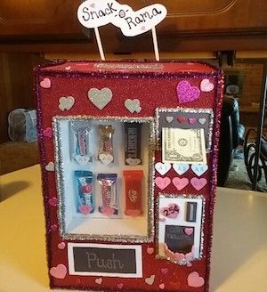 Diy Valentine's Box, Valentine Box Ideas, Girls Valentines Boxes, Diy Valentines Box, Valentine Boxes For School, Kids Valentine Boxes, Valentine Card Box, Valentines Bricolage, Valentine Mailbox