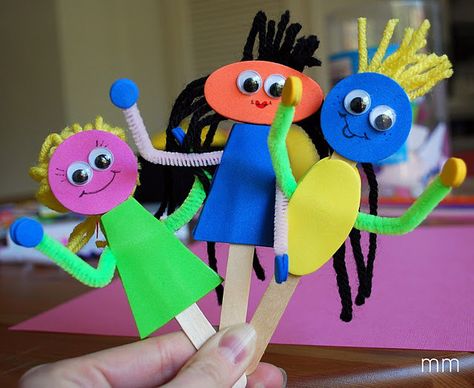 From popsicle fish to airplanes, we've come up with seven cool ideas to turn those recycled sticks into cool crafts. Popsicle Stick Puppets, Puppets For Kids, Stick Crafts, Puppet Crafts, Popsicle Stick Crafts, Popsicle Stick, Craft Projects For Kids, Popsicle Sticks, Childrens Crafts