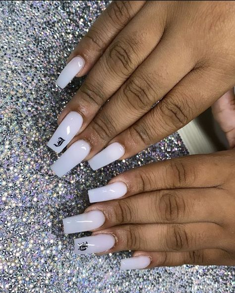 White Nails With Letter On It, White Nails With K Initials Acrylic, White Nails W Initials, Plain Nails With Initial, Nail Designs Initials White, Nail Designs With The Letter J, White Nails With J Initial, White Nails With An Initial, Long Nail Ideas With Initial