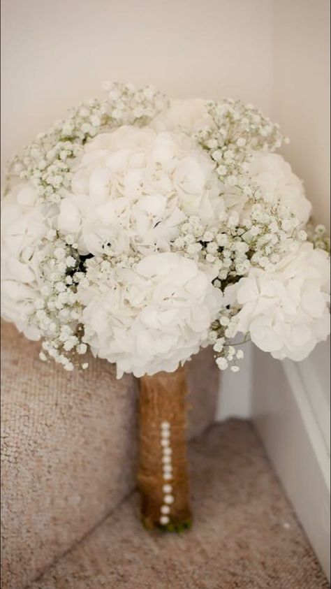 Wedding Bouquets Peonies Hydrangeas, Bride With No Bouquet, Gipsofila Bouquet, Hygrandea Bouquet, Bouquet Wedding Hydrangea, Hydrangea Bouquets, Hydrangea And Gypsophila Bouquet, Fake Bouquet Of Flowers, White Hydrangea Wedding Bouquet