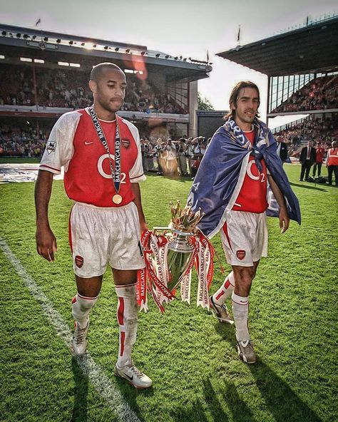 Arsenal Fc Players, Arsenal Photo, Neymar Ronaldo, Arsenal Fc Wallpapers, Football Tattoo, Arsenal Soccer, Arsenal Wallpapers, Football Players Photos, African Print Maxi Skirt