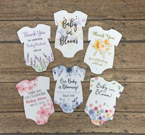 Personalized Seed Paper Baby Bodysuit Favor Cards - Plantable Wildflower Seeds Plantable Paper - Eco-Friendly Baby Shower Favors, Tags Eco Friendly Baby Shower, Seed Paper Favors, Diy Favors, Scattered Flowers, Grow Wildflowers, Baby Shower Gift Bags, Plantable Paper, Wildflower Baby Shower, Daisy Bouquet