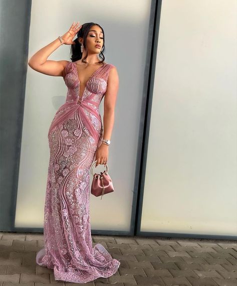 2023 Elegant and Best Owambe Styles for Slayers. - Ladeey Asoebi Styles Lace Classy, Naija Dresses, Asoebi Lace Styles Classy, Lace Asoebi, Lace Asoebi Styles, Asoebi Lace Styles, Owambe Styles, Latest Asoebi Styles, Asoebi Style