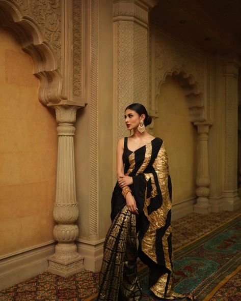 Black And Gold Saree, Masaba Gupta, Gold Saree, Saree Wearing Styles, Cute Asian Fashion, Mouni Roy, Asian Wedding Dress, Velvet Dress Designs, Saree Designs Party Wear