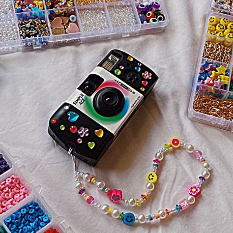 Decorate Digital Camera, Decorated Camera, 2000 Camera Aesthetic, Digital Camera Aesthetic Decorated, Vintage Camera Decor, Camera Decor, Camkory Digital Camera, Cute Camera, Easy Cleaning Hacks