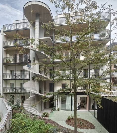 lively_backyard Collective Housing, Rammed Earth Wall, New Staircase, Exterior Stairs, Timber Buildings, Rammed Earth, Social Housing, Town House, Green Roof