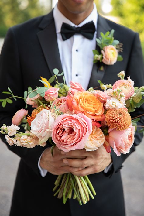 All Black Tuxedo, Classic Black Tuxedo, Orange Bridal Bouquet, Orange And Pink Wedding, Black Tuxedo Jacket, Peach Bouquet, Orange Bouquets, Orange Wedding Flowers, Top Wedding Trends