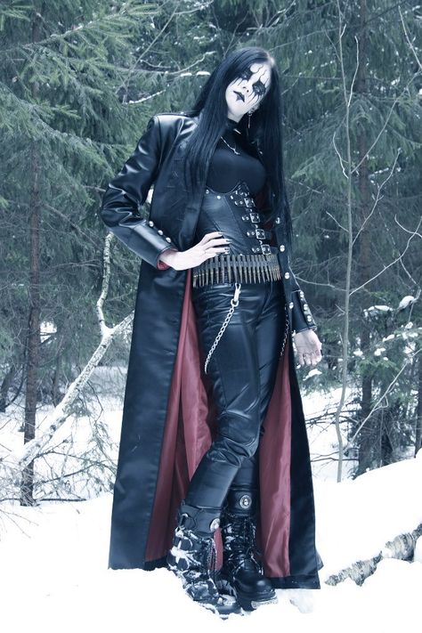 Twitter: @HailJon Page on Facebook: https://www.facebook.com/pages/Old-Gothic/282334201952428?fref=ts Metal Outfit, Metalhead Girl, Black Metal Girl, Metal Chicks, Black Metal Art, Extreme Metal, Gothic Vintage, Goth Women, Goth Beauty