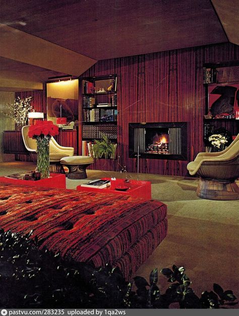 We rounded up some of our favorite interior design ideas along with handy décor tips. #interiordetails#homedetails#homedecorideas#eclecticdecor#currentdesignsituation#housegoals#interiordesign#architecture#home#design#interiordesign #modernhomedeco 70’s Decor, 70s Interior Design, Hotel Modern, Nyc Luxury, 80s Interior, Ski Vintage, 70s Interior, Retro Interior Design, Loft Ideas