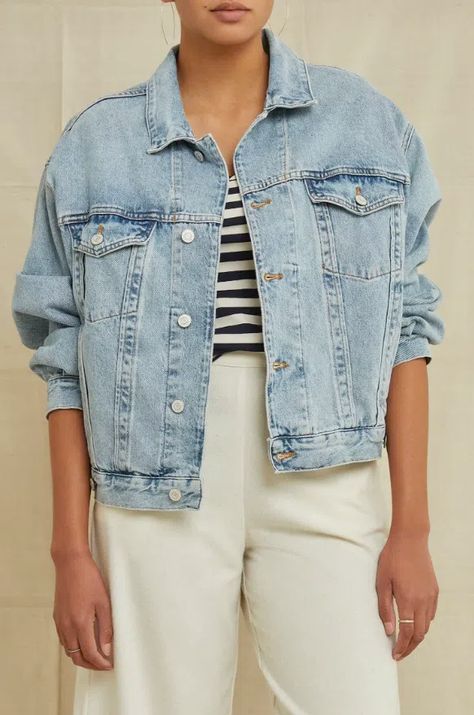 Agolde Charli Jacket, Light Wash Jean Jacket Outfit, Light Wash Denim Jacket Outfit, Light Denim Jacket Outfit, Style With Denim Jacket, Denim Jacket And Jeans Outfit, Jeans Jacket Outfit, Denim Jacket Outfit Women, Oversized Denim Jacket Outfit