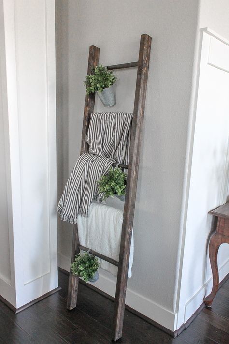 Ladder Decor Living Room, Ladder Styling, Blanket Ladder Ideas, Rustic Ladder Decor, Easter Blanket, Blanket Ladder Decor, Ladder Blanket, Rustic Blanket Ladder, Parties Themes