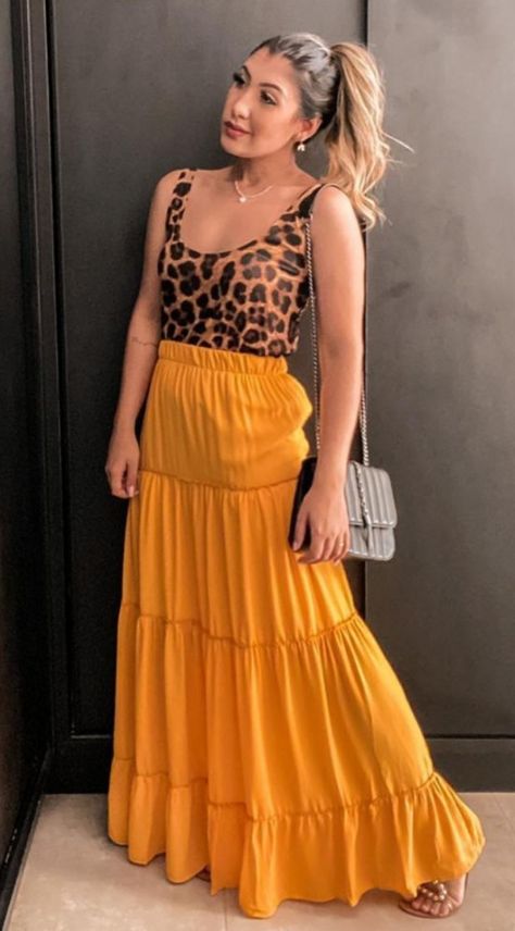 Yellow Pants Outfit, Ankara Maxi Dress, Leopard Outfits, Maxi Outfits, Future Clothes, Looks Chic, Mom Outfits, Mode Inspiration, Modest Outfits