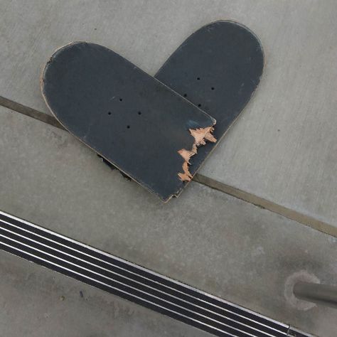 skater, grunge teen devil 666 satan aesthetic, teen skating, smoking, stick n poke, graffiti, abandoned, love, heart break Photographie Indie, Skate Aesthetic, Skateboard Aesthetic, Skater Aesthetic, Fotografi Vintage, Skater Boy, Skater Girls, Skateboard Art, Grunge Photography