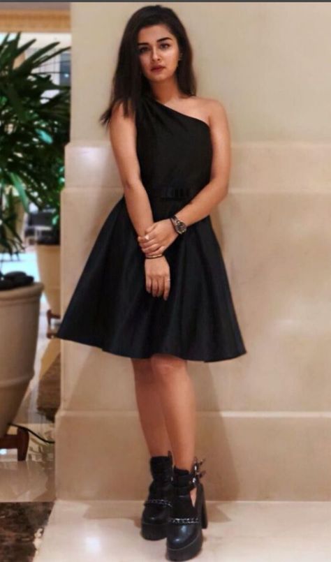 Short One Piece Dress, Short Frocks, Teen Dress, Stylish Fall Outfits, Avneet Kaur, Teen Girl Dresses, Person Standing, Indian Designer Outfits, One Piece Dress