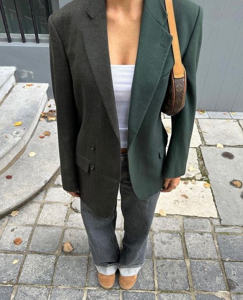 When your duo blazer looks this good from the back, it can only mean one thing: it looks even better from the front 🤝🏼 beautiful @ssayoud in her green duo blazer perfectly styled for fall 🍂 Army Green Blazer Outfit, Green Blazer Outfit, Green Blazer, Blazer Outfits, Army Green, Blazer, Green, How To Wear, Closet