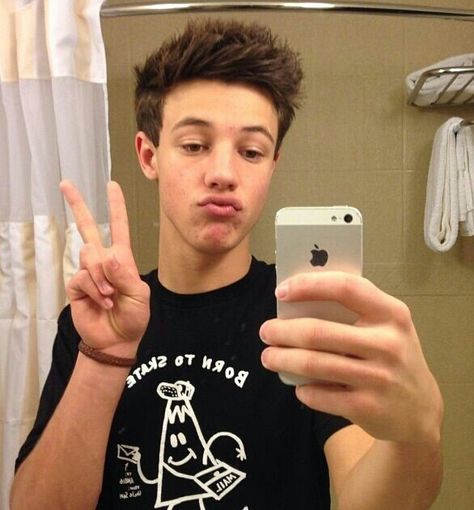 Cameron Dallas selfie game (MagCon Boys) Duck Lips, Cam Dallas, Cameron Alexander Dallas, Carter Reynolds, Duck Face, Magcon Boys, Cameron Dallas, Fan Fiction, Shawn Mendes