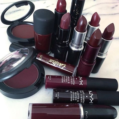 Burdeos Winter Make-up, Dark Lipstick, Lip Art, Makeup Goals, Makati, Pretty Makeup, Cute Makeup, Aesthetic Makeup, Makeup Collection